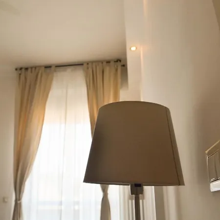 Apartment The Red In With Free Parking *