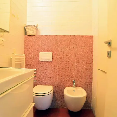 The Red In With Free Parking Appartement
