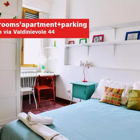 The Red In With Free Parking Apartment